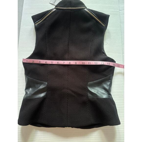 New Bebe Izzy Zip up Vest Black with Gold Detail sz 2 - Picture 6 of 8